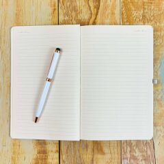 Kişiye Özel İsimli Beyaz Ajanda Not Defteri ve Kalem Seti 2413B1003B